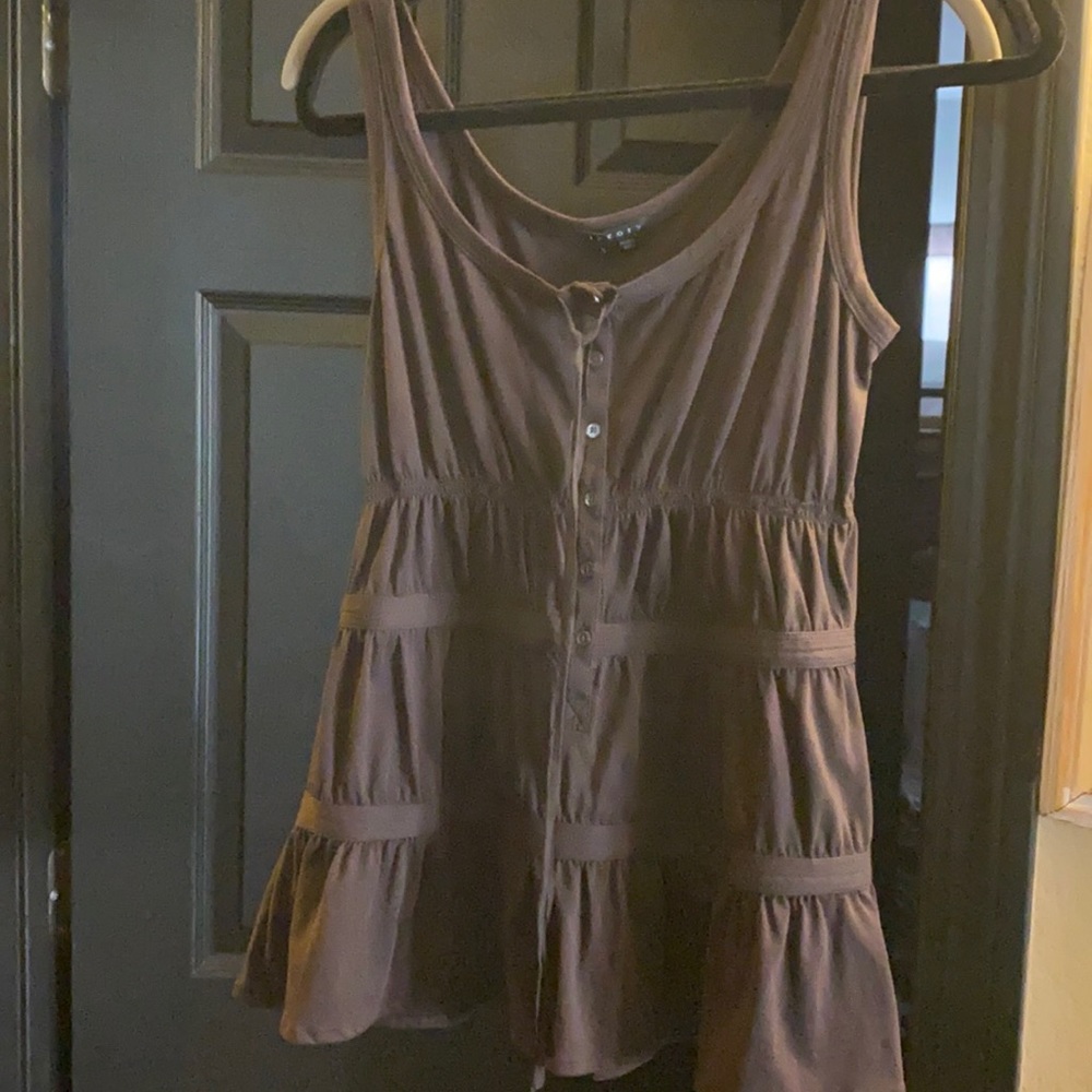 Sleeveless top